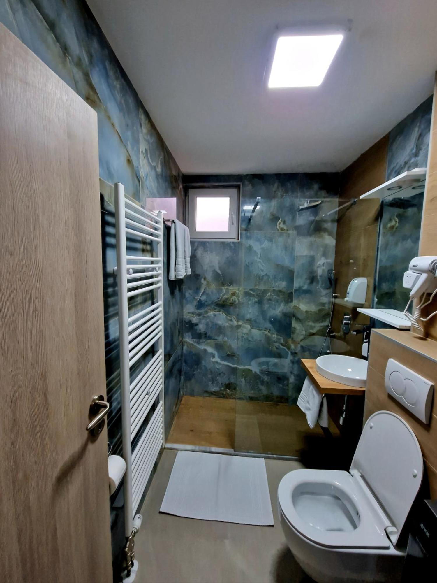 Infinity Apartment & Free Wifi & Free Parking Сараево Экстерьер фото