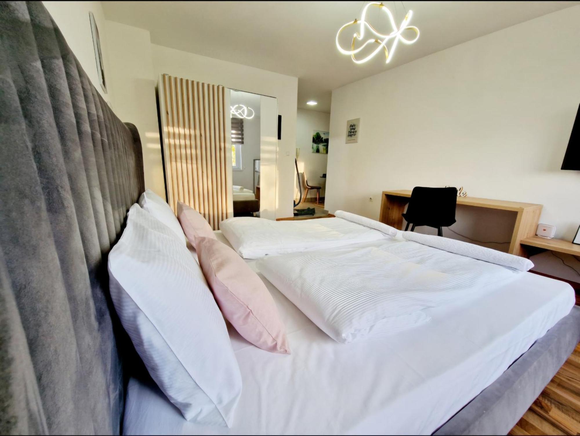 Infinity Apartment & Free Wifi & Free Parking Сараево Экстерьер фото